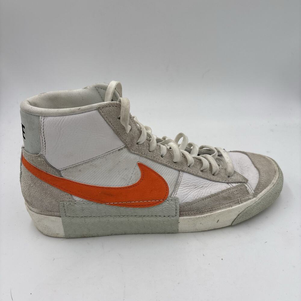 Nike Blazer Mid ’77 Men’s Size 11 Orange And White Casual Sneakers Shoes